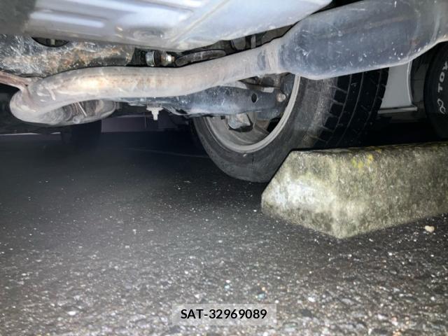 Toyota VANGUARD 2013-08 8277547-3