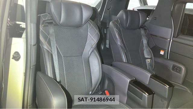 Toyota VELLFIRE 2023-07 8281032-6
