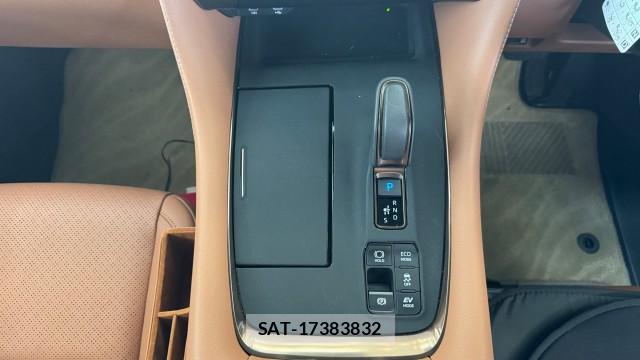 Toyota VELLFIRE 2025-02 8281033-11