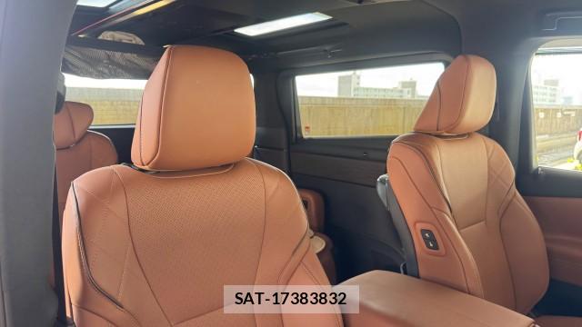 Toyota VELLFIRE 2025-02 8281033-4