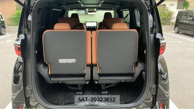 Toyota VELLFIRE 2024-11 8281044-17