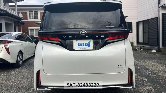 Toyota VELLFIRE 2025-03 8281423-1