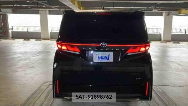 Toyota VELLFIRE 2023-09 8281435-1