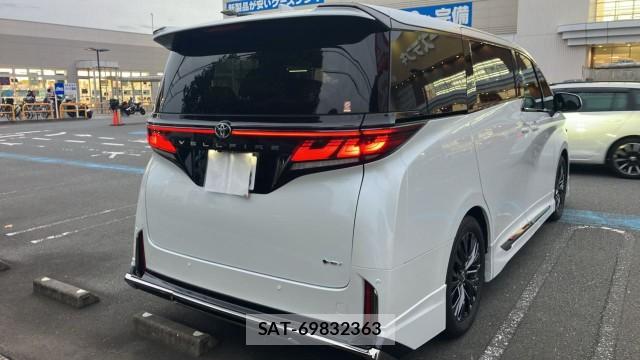 Toyota VELLFIRE 2024-10 8281443-12