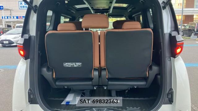 Toyota VELLFIRE 2024-10 8281443-17