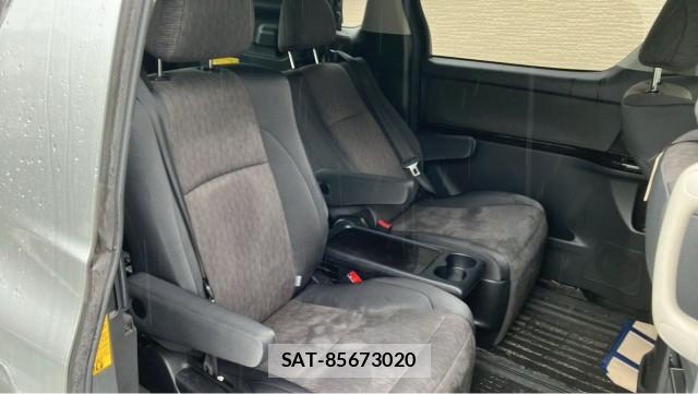 Toyota VELLFIRE 2014-12 8281498-6