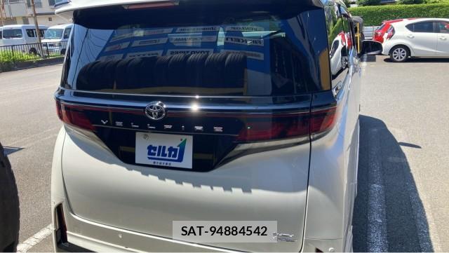 Toyota VELLFIRE 2025-04 8281828-1