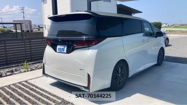 Toyota VELLFIRE 2024-11 8282063-12