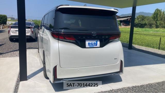 Toyota VELLFIRE 2024-11 8282063-13