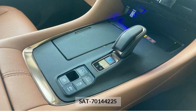 Toyota VELLFIRE 2024-11 8282063-14