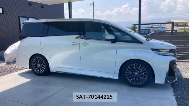 Toyota VELLFIRE 2024-11 8282063-3