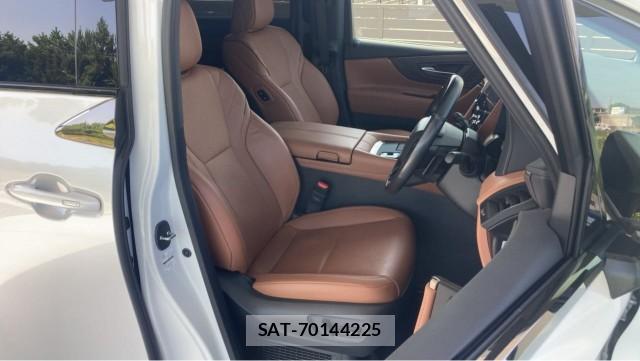 Toyota VELLFIRE 2024-11 8282063-5