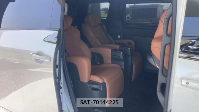 Toyota VELLFIRE 2024-11 8282063-6