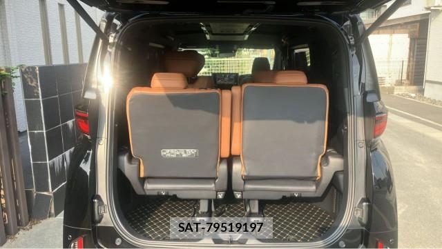 Toyota VELLFIRE 2023-09 8282102-17