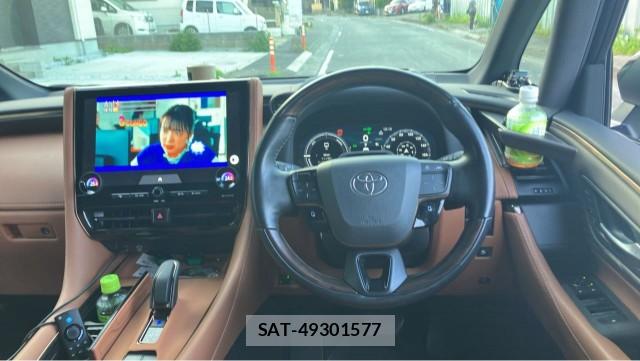 Toyota VELLFIRE 2024-11 8282404-16
