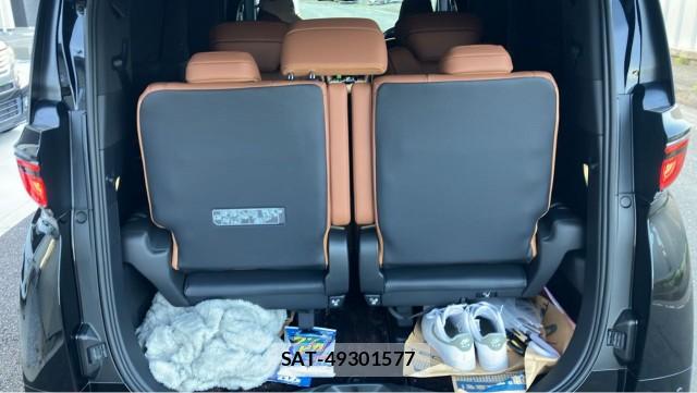 Toyota VELLFIRE 2024-11 8282404-17