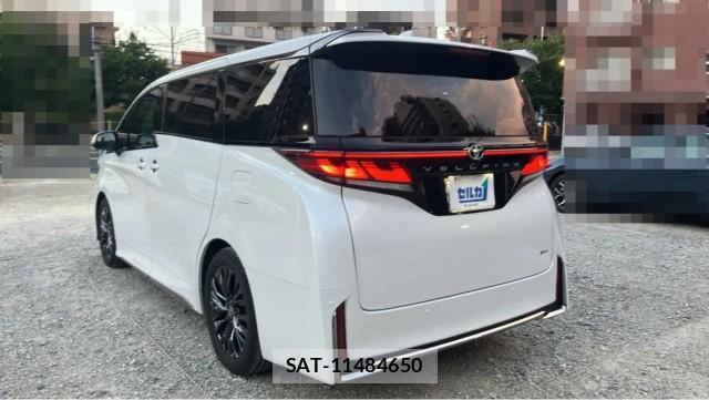 Toyota VELLFIRE 2025-08 8282458-13