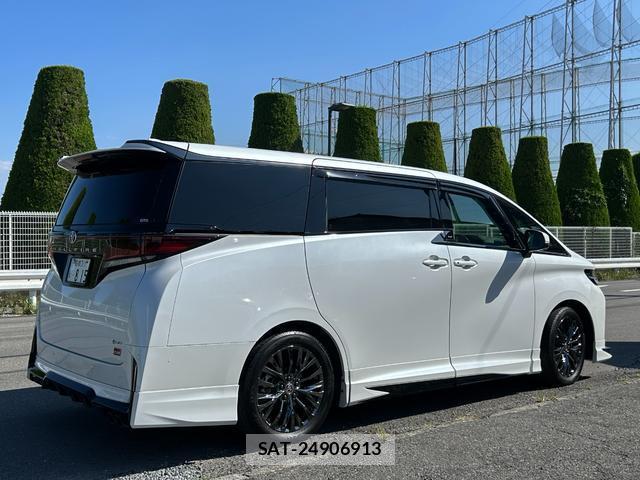 Toyota VELLFIRE 2024-07 8282600-3