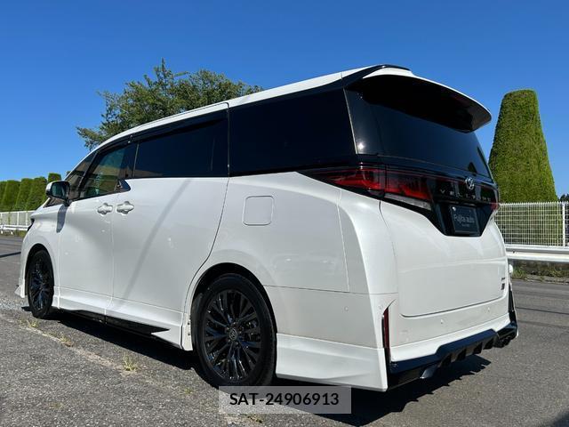 Toyota VELLFIRE 2024-07 8282600-4