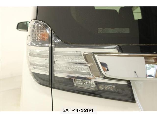 Toyota VELLFIRE 2016-06 8277361-19
