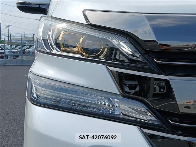 Toyota VELLFIRE 2017-03 8278085-10