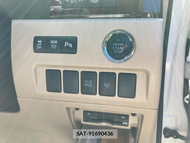 Toyota VELLFIRE 2013-09 8279655-19