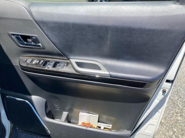 Toyota VELLFIRE 2013-09 8279667-16