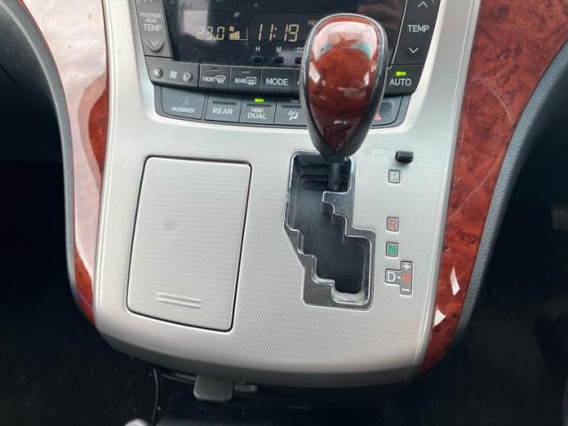 Toyota VELLFIRE 2009-11 8279724-16