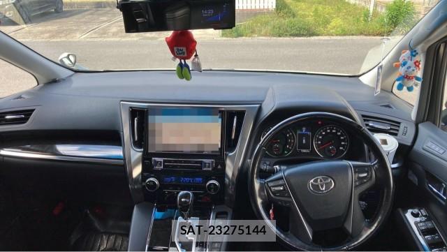 Toyota VELLFIRE 2017-03 8280521-2