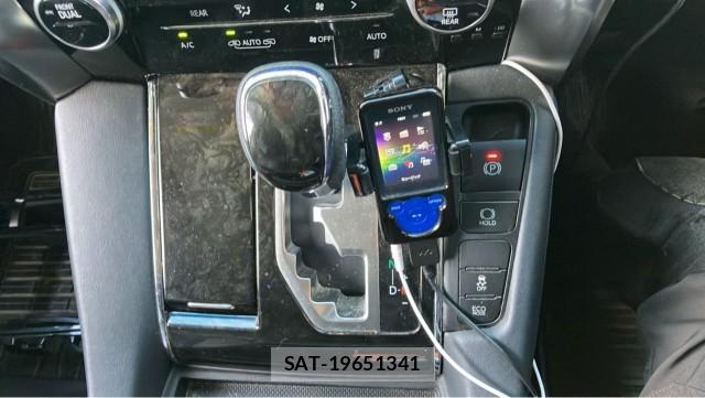 Toyota VELLFIRE 2015-04 8280789-14