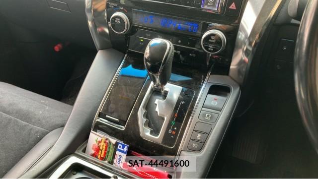 Toyota VELLFIRE 2017-10 8280969-14