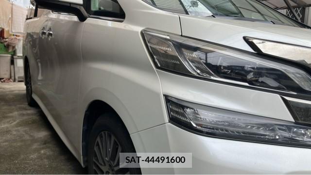 Toyota VELLFIRE 2017-10 8280969-3
