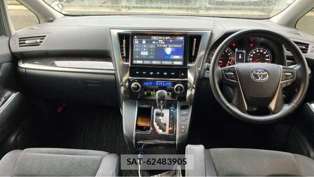 Toyota VELLFIRE 2019-07 8281038-2
