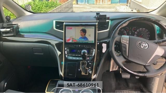 Toyota VELLFIRE 2013-07 8281105-2