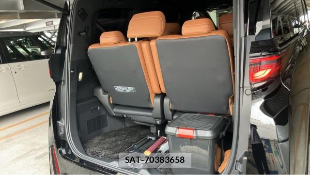 Toyota VELLFIRE 2025-07 8281290-17