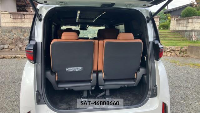 Toyota VELLFIRE 2025-07 8281321-17