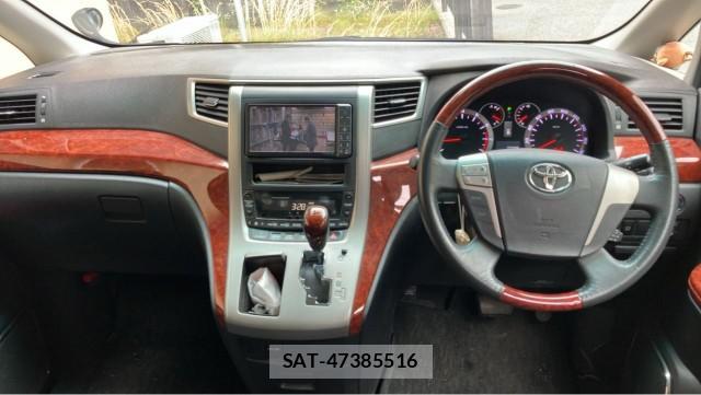 Toyota VELLFIRE 2010-05 8281463-2