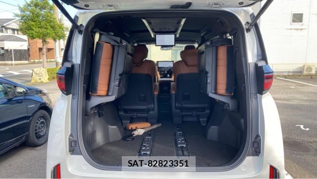Toyota VELLFIRE 2025-06 8281564-17