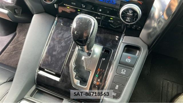 Toyota VELLFIRE 2019-03 8281711-14