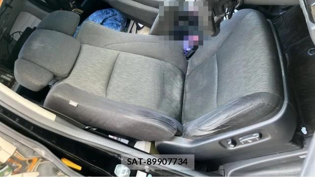 Toyota VELLFIRE 2012-05 8281844-5