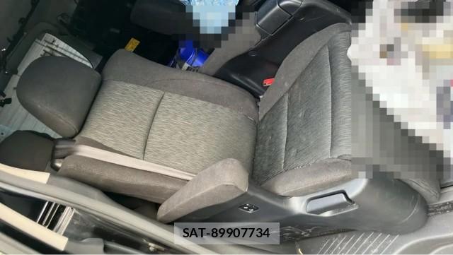 Toyota VELLFIRE 2012-05 8281844-6