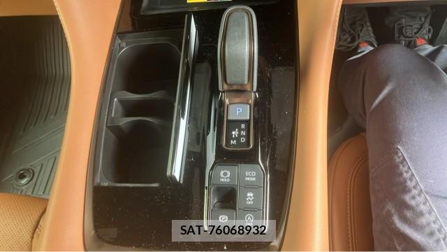 Toyota VELLFIRE 2025-07 8281846-14