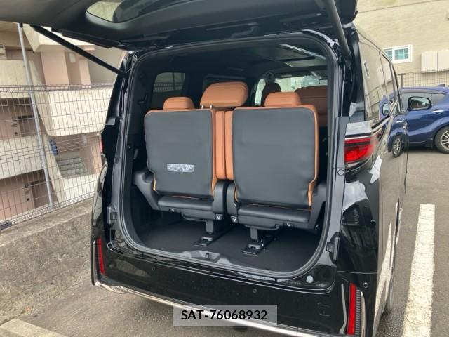 Toyota VELLFIRE 2025-07 8281846-17