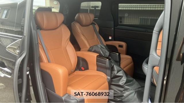 Toyota VELLFIRE 2025-07 8281846-6