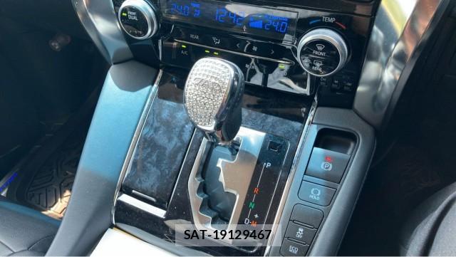Toyota VELLFIRE 2019-03 8281942-14