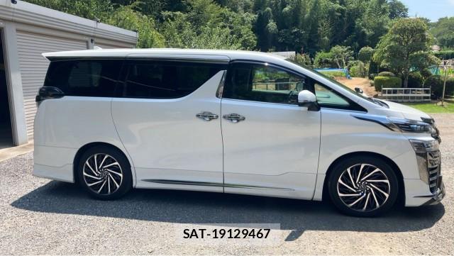 Toyota VELLFIRE 2019-03 8281942-3