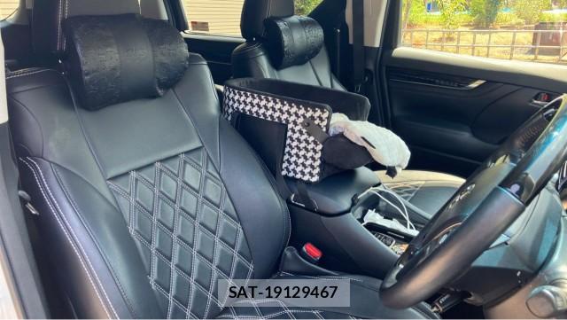 Toyota VELLFIRE 2019-03 8281942-5
