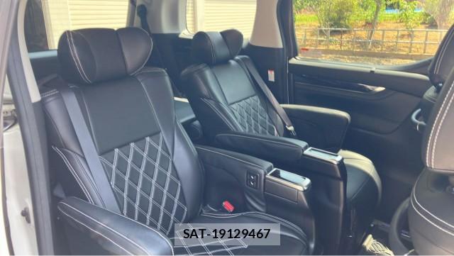 Toyota VELLFIRE 2019-03 8281942-6