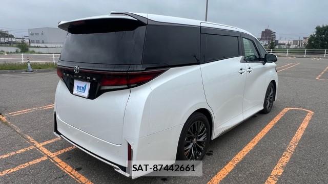 Toyota VELLFIRE 2025-08 8282177-12