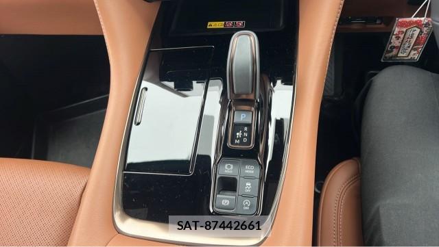 Toyota VELLFIRE 2025-08 8282177-14